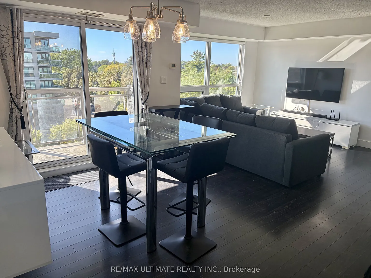 **Plaza Royale** — Photo 2