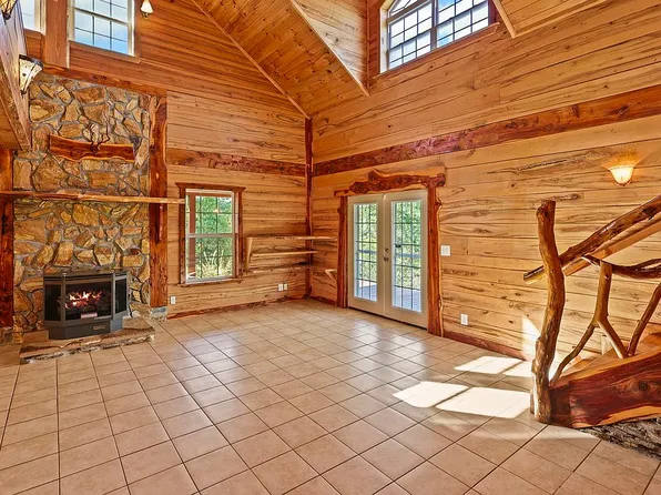 290 Whispering Pine Way, Mountain City, TN 37683