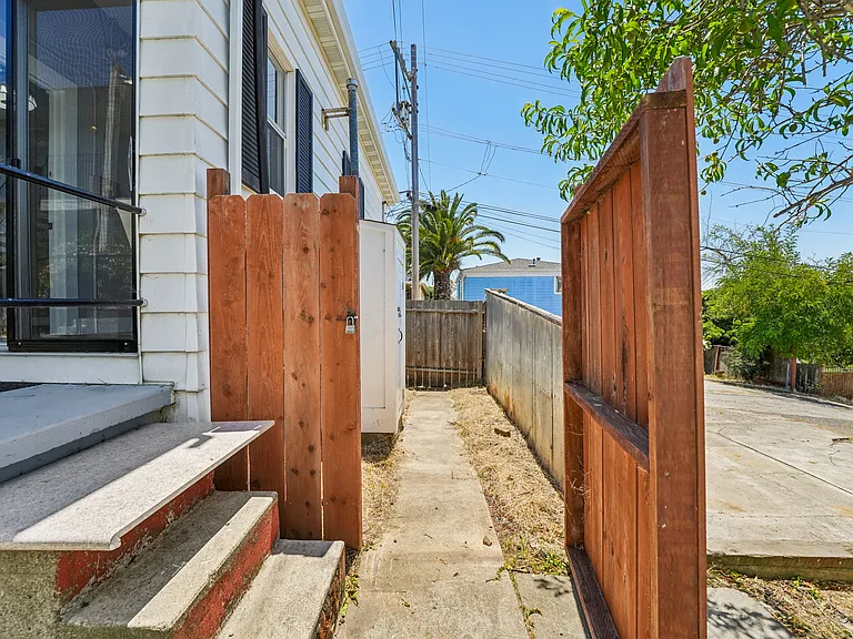 517 Branciforte St — Photo 56