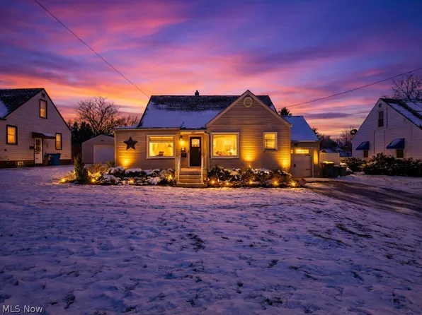 107 Renee Dr, Struthers, OH 44471