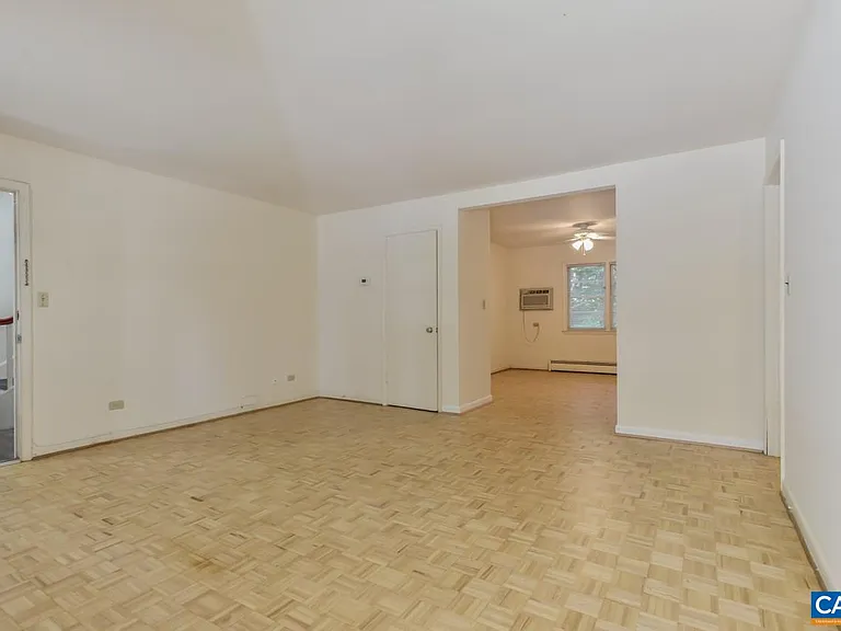 1227 Park St #5 — Photo 3