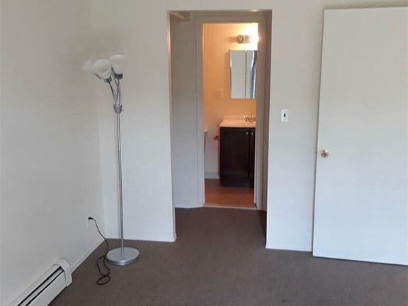5th image of 121-18 Keel Ct Floor 2