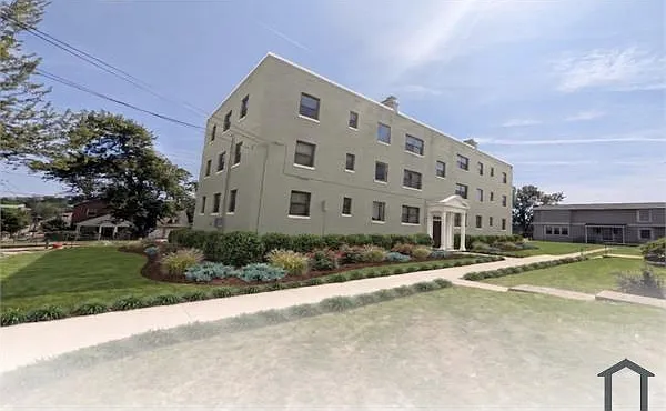 5 bed, $6,505 — Photo 2
