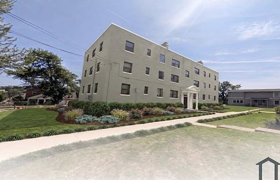 2nd image of 4014 3rd St SE #402