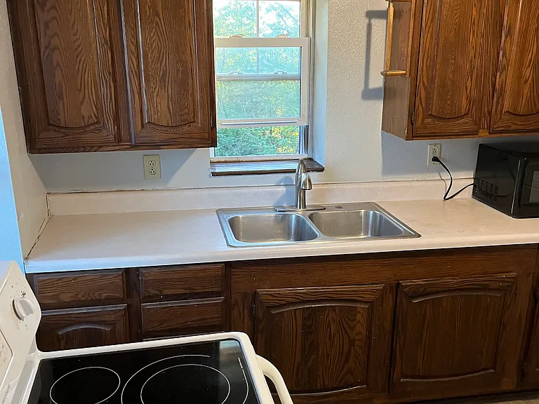 802 Hospital Rd — Photo 10