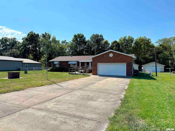 2551 Weeks Rd, West Frankfort, IL 62896