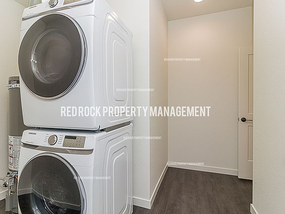 5th image of 714 E Crescent Dr