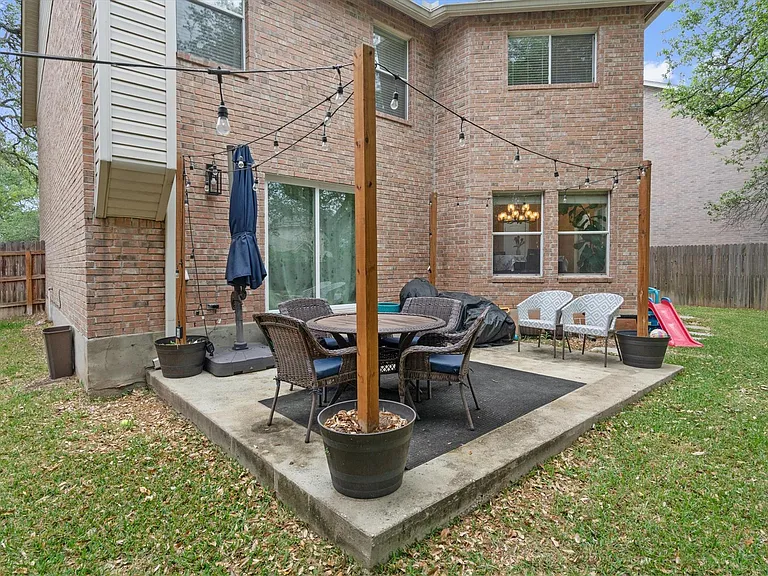 1509 Shady Creek Trl — Photo 31