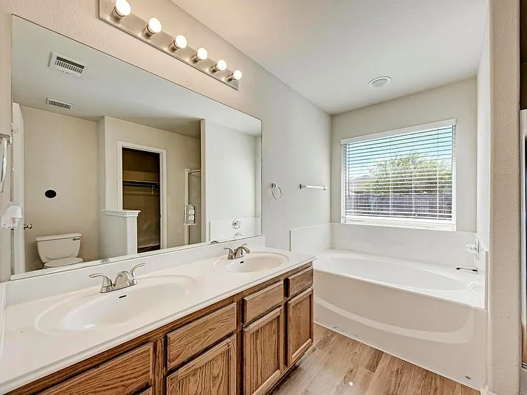 1203 Tricia Cv — Photo 21
