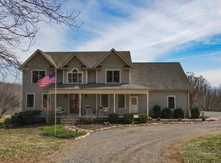 520 Shenandoah View Dr, Lexington, VA 24450
