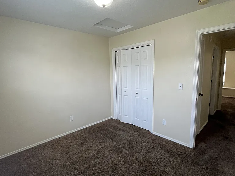 14320 Tara St — Photo 12