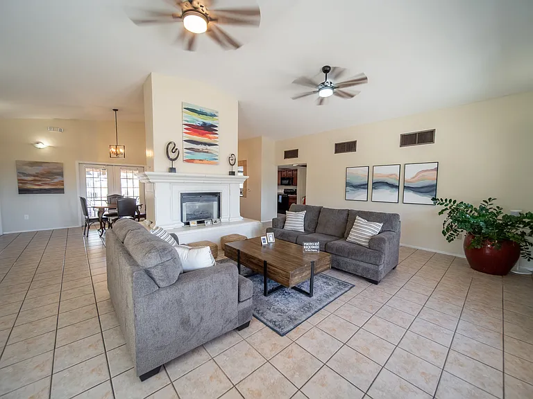 Pusch Ridge Apartments — Photo 10
