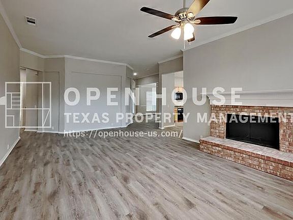 3rd image of 2906 Saint Vincent Dr