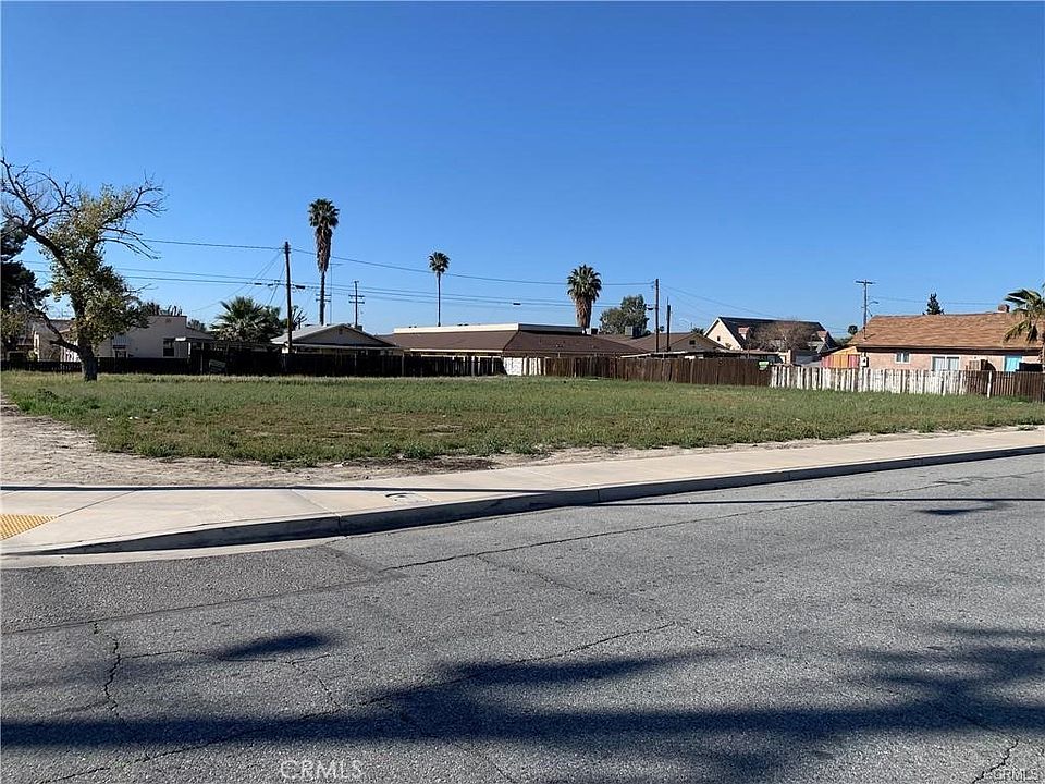 1st image of 284 E 5th Street