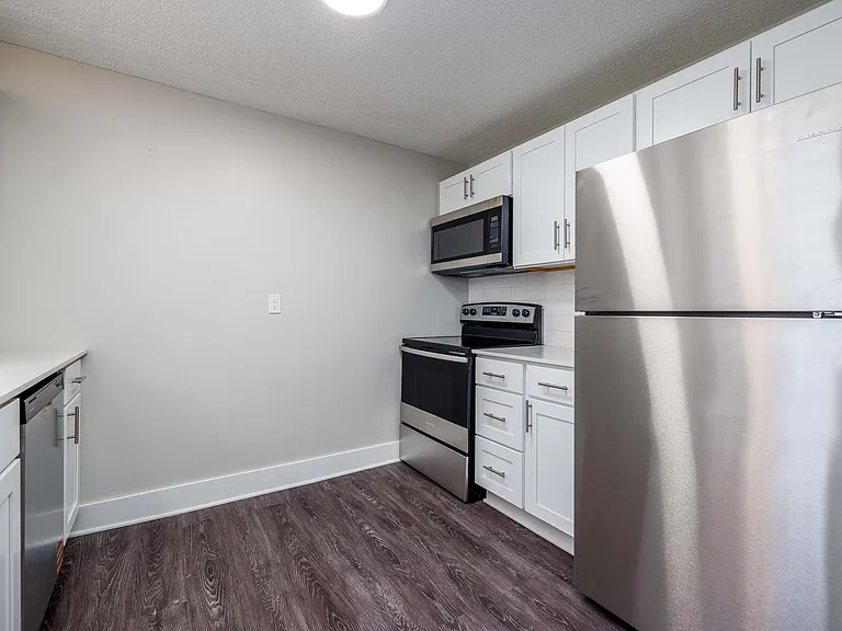 Northside Manor Apartments — Photo 8