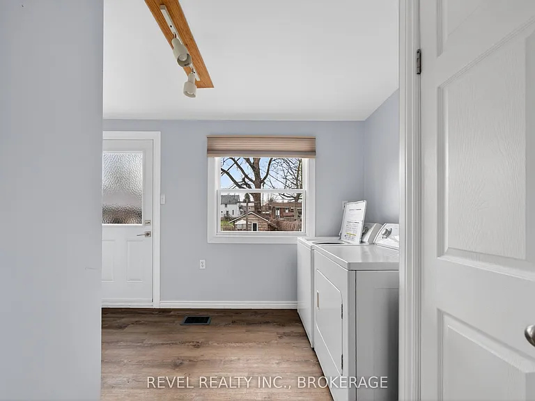38 Bennett St — Photo 11