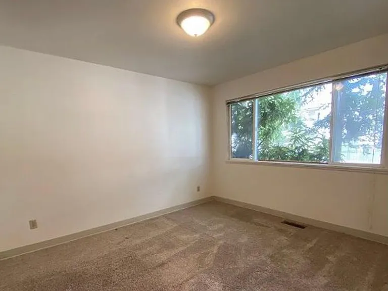 8850 Midvale Ave N #8850 — Photo 10