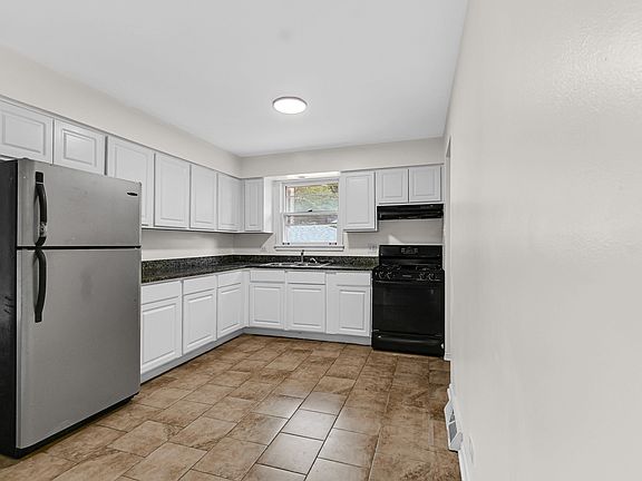 5th image of 16503 Louis Ave