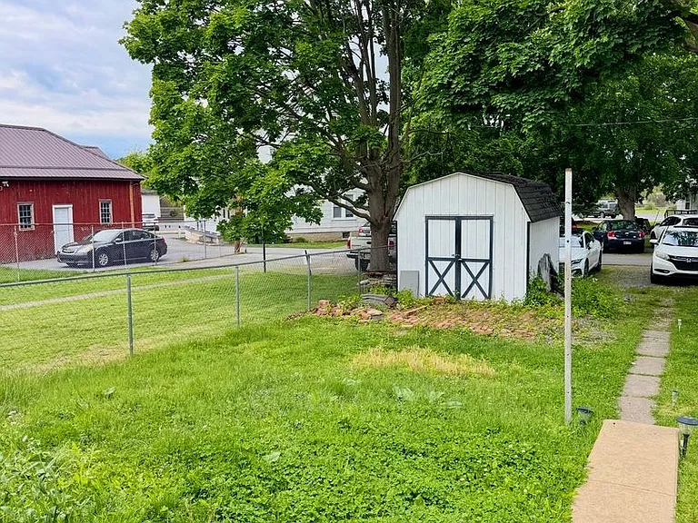 21 W Main St — Photo 22