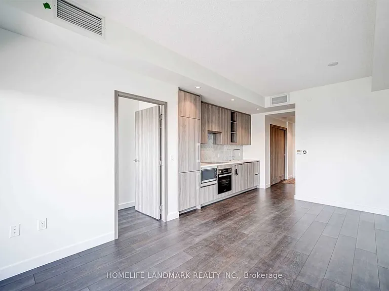 85 McMahon Dr #905 — Photo 7