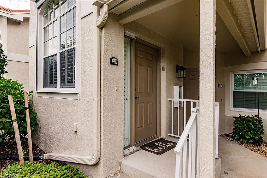 2 bed, 2.0 bath, 1360 sqft, $4,750 — Photo 3