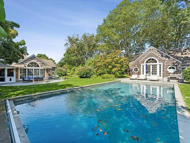 20 Quogue St — Photo 21