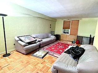 2470 W 1st St APT 2B, Brooklyn, NY 11223