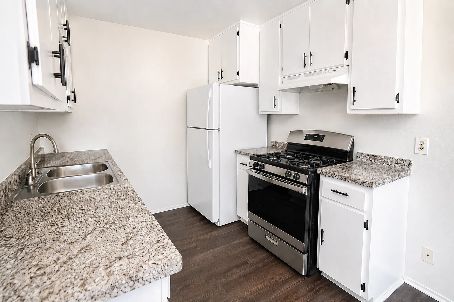 2 bed, 660 sqft, $2,195 — Photo 2