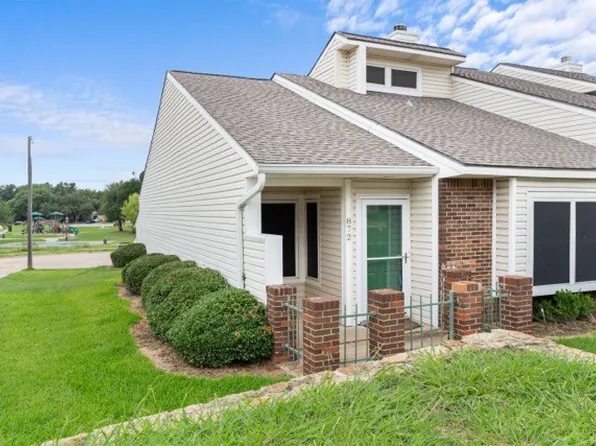872 Creekside Dr, Lewisville, TX 75067
