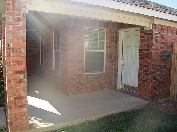 3rd image of 10421 Fossil Hill Dr
