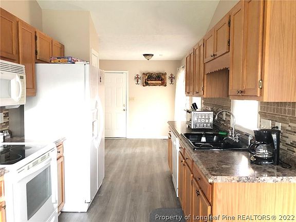 3rd image of 734 Sunnybrook Dr