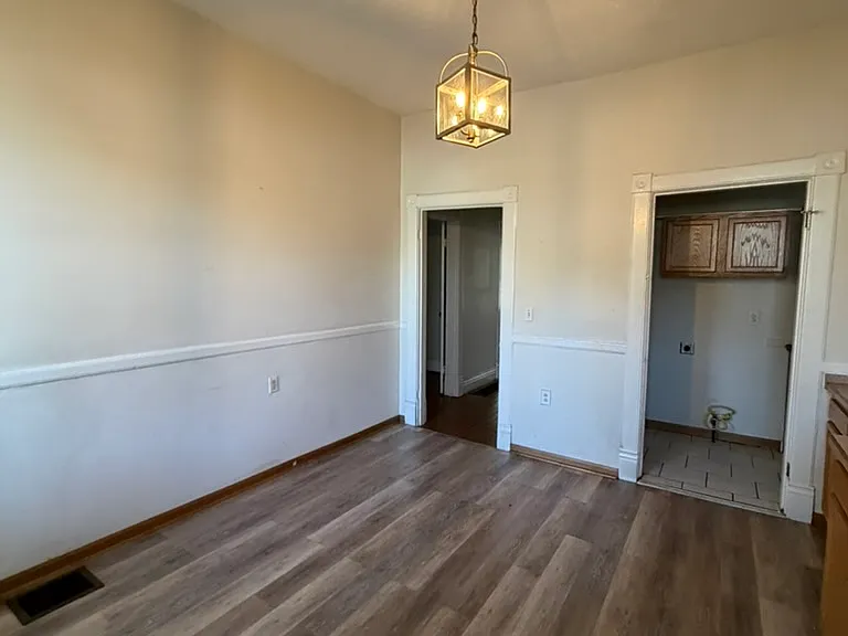 427 Montana Ave — Photo 10