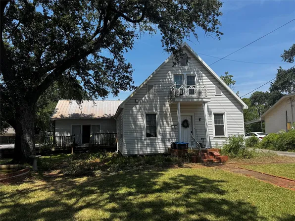 1114 Luling Ave, Nederland, TX 77627