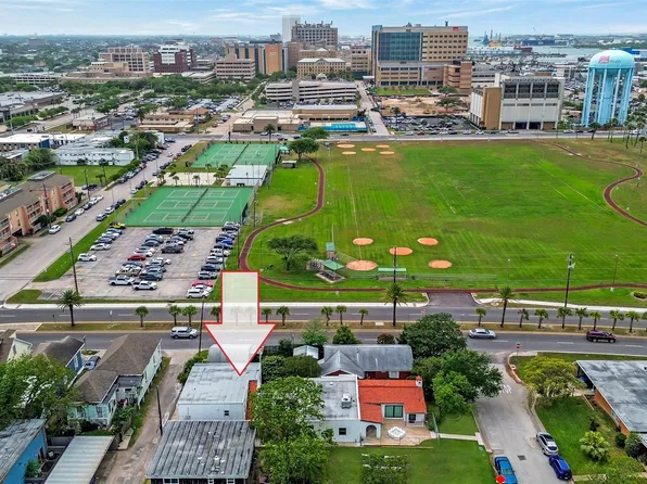 123 Strand St, Galveston, TX 77550