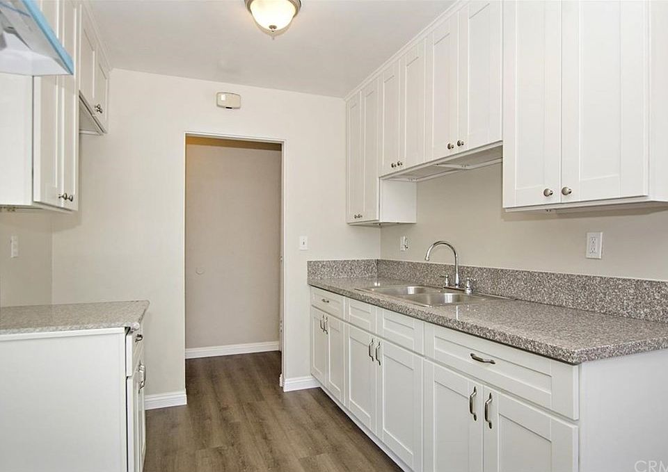 1st image of 3060 Vineland Ave APT 9