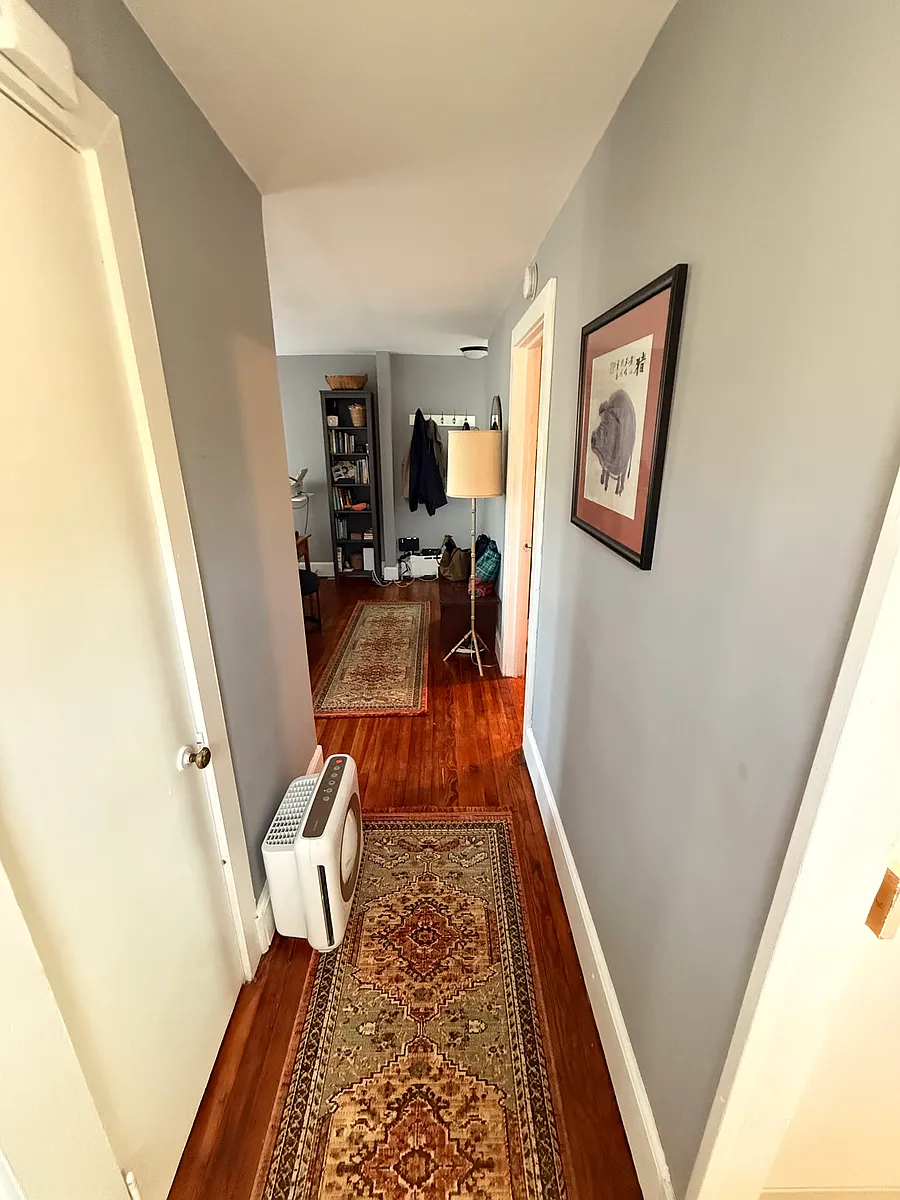 Building Photo - 210 Summer Ave #B