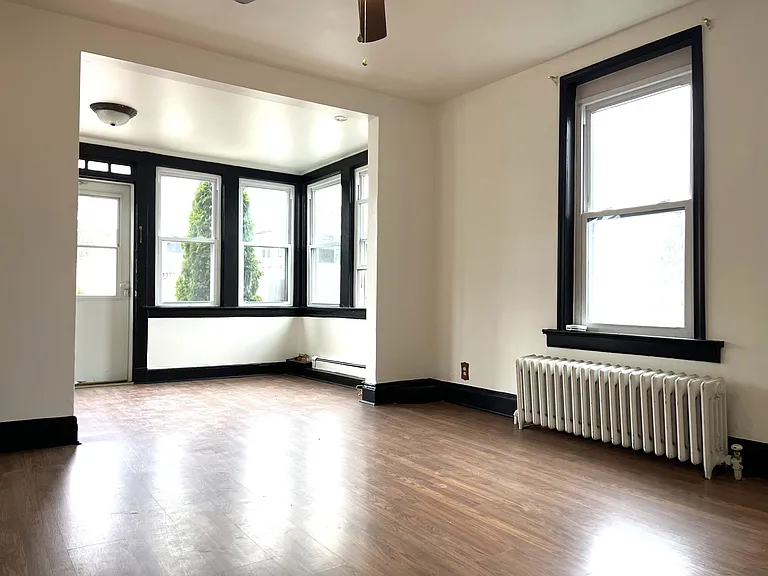 161 Greenleaf Ave — Photo 6
