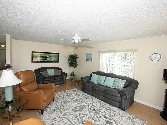 5th image of 1061 Royal Palm Dr