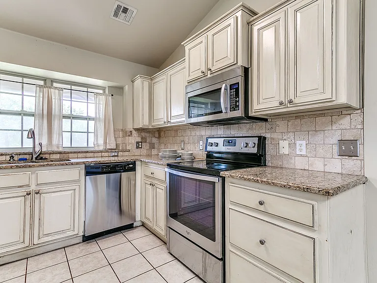 18100 Calle Way — Photo 10