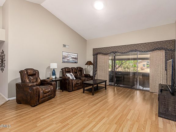 3rd image of 20411 N WINTERGREEN Drive