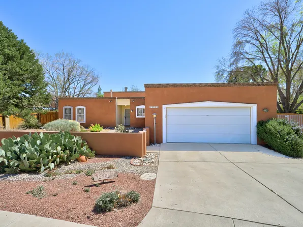 2908 El Toboso Dr NW, Albuquerque, NM 87104