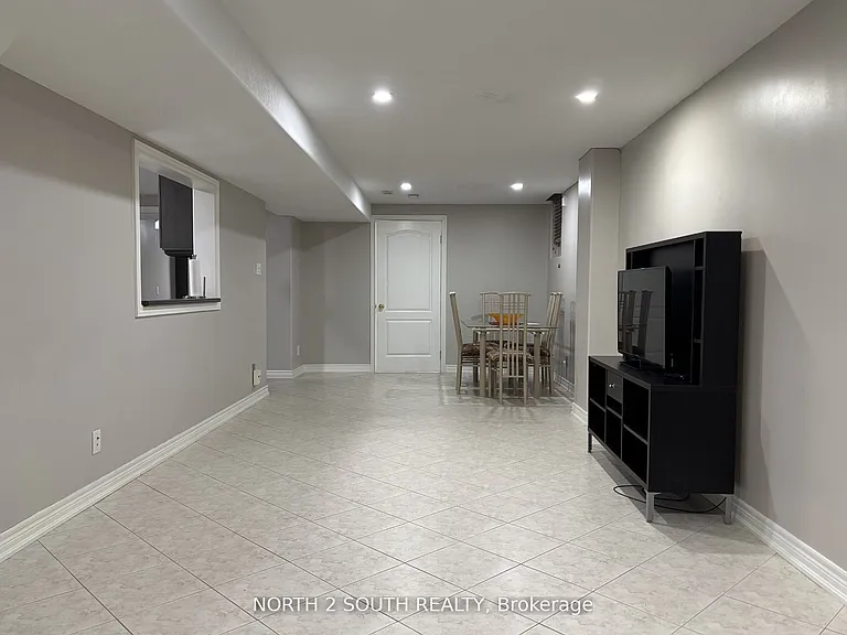 12 Villandry Cres #BASEMENT — Photo 17