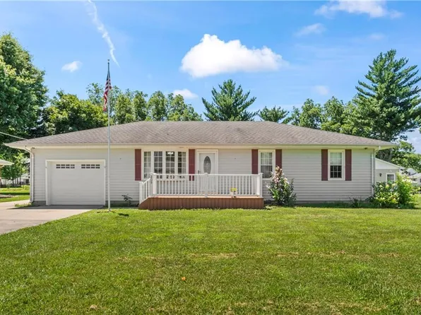 205 E Oak St, Sweet Springs, MO 65351