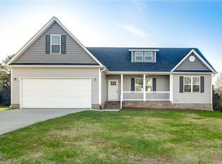 7711 Summit Landing Dr, Browns Summit, NC 27214