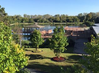 2220 Hassell Rd APT 211, Hoffman Estates, IL 60169