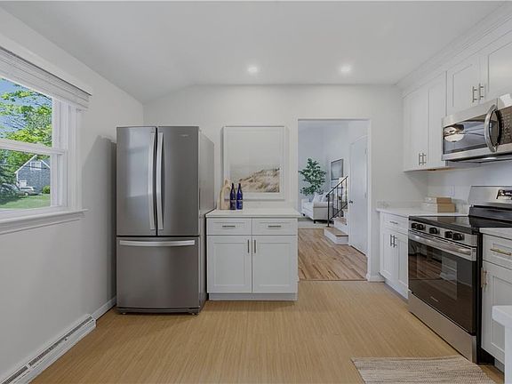 2nd image of 117 Canonchet Dr