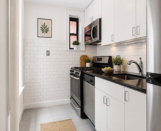 2nd image of 439 Hicks St APT 2A