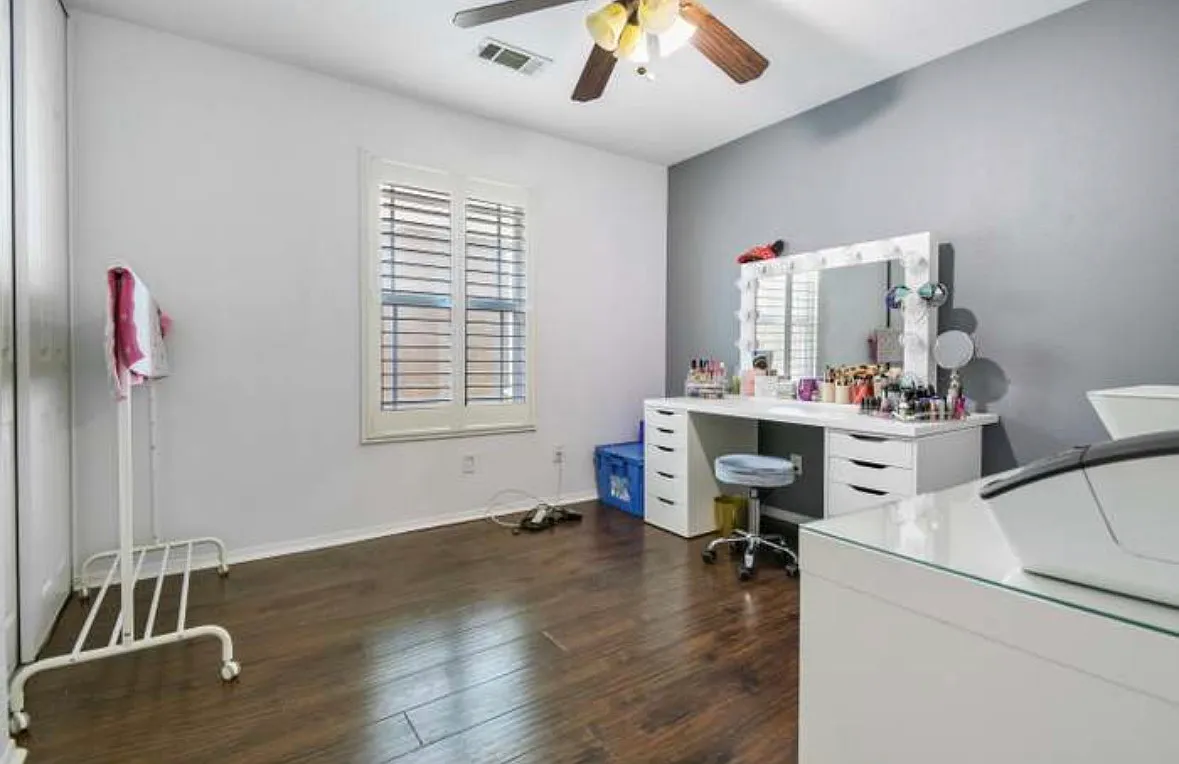 5 bed, 2043 sqft, $1,415 — Photo 1