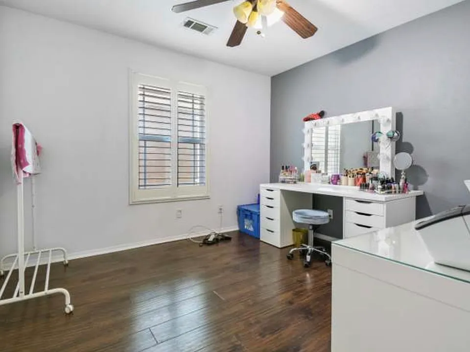 2559 Sparkling Water Ct
