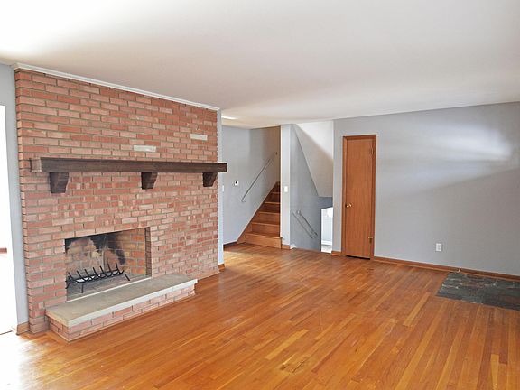 4th image of 637 Stinson Dr